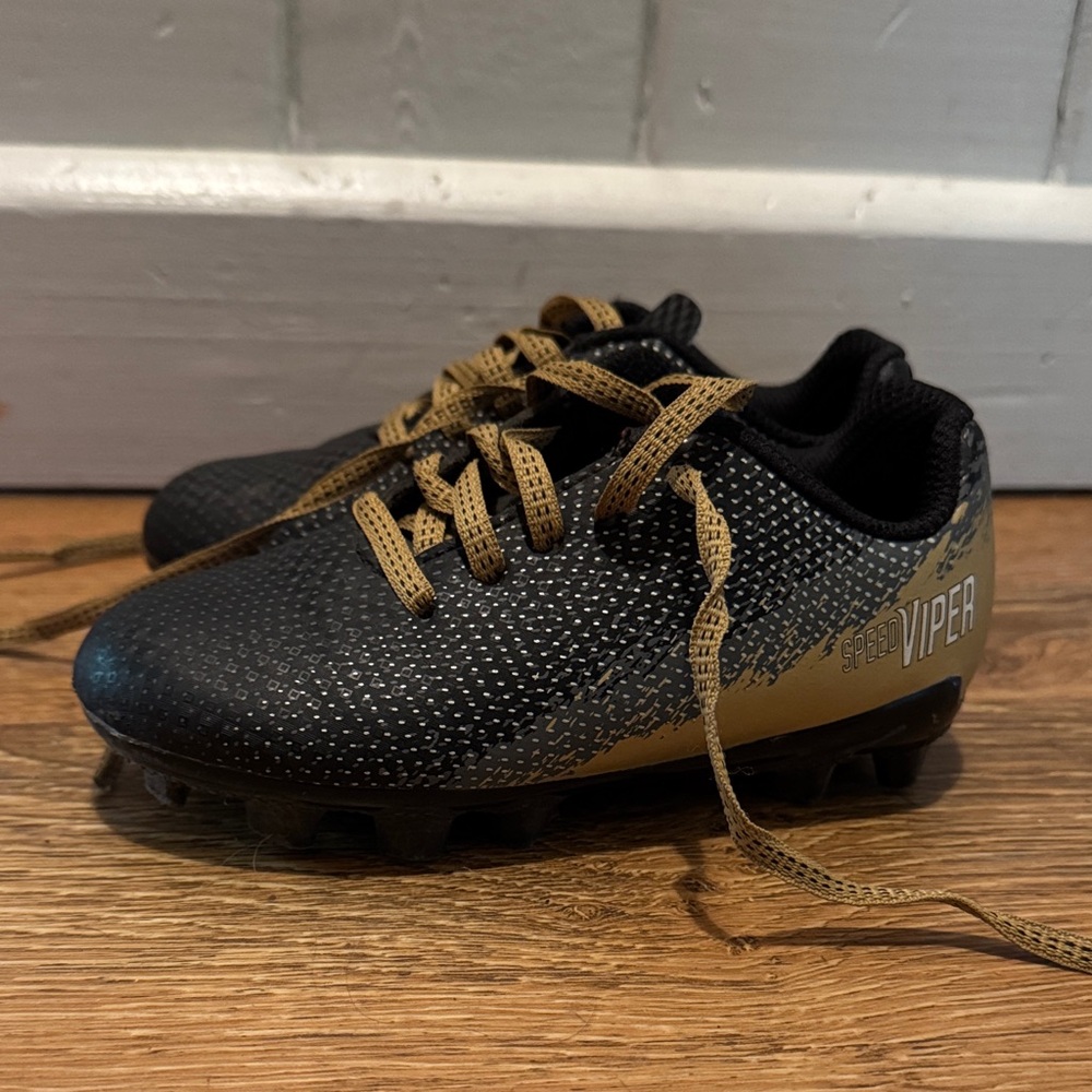 DSG Kids Soccer Shoes - Black and Gold 9k